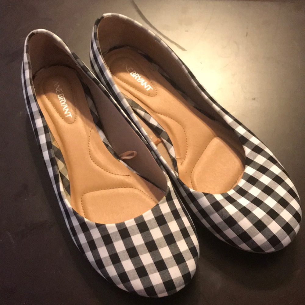 Black and white flats